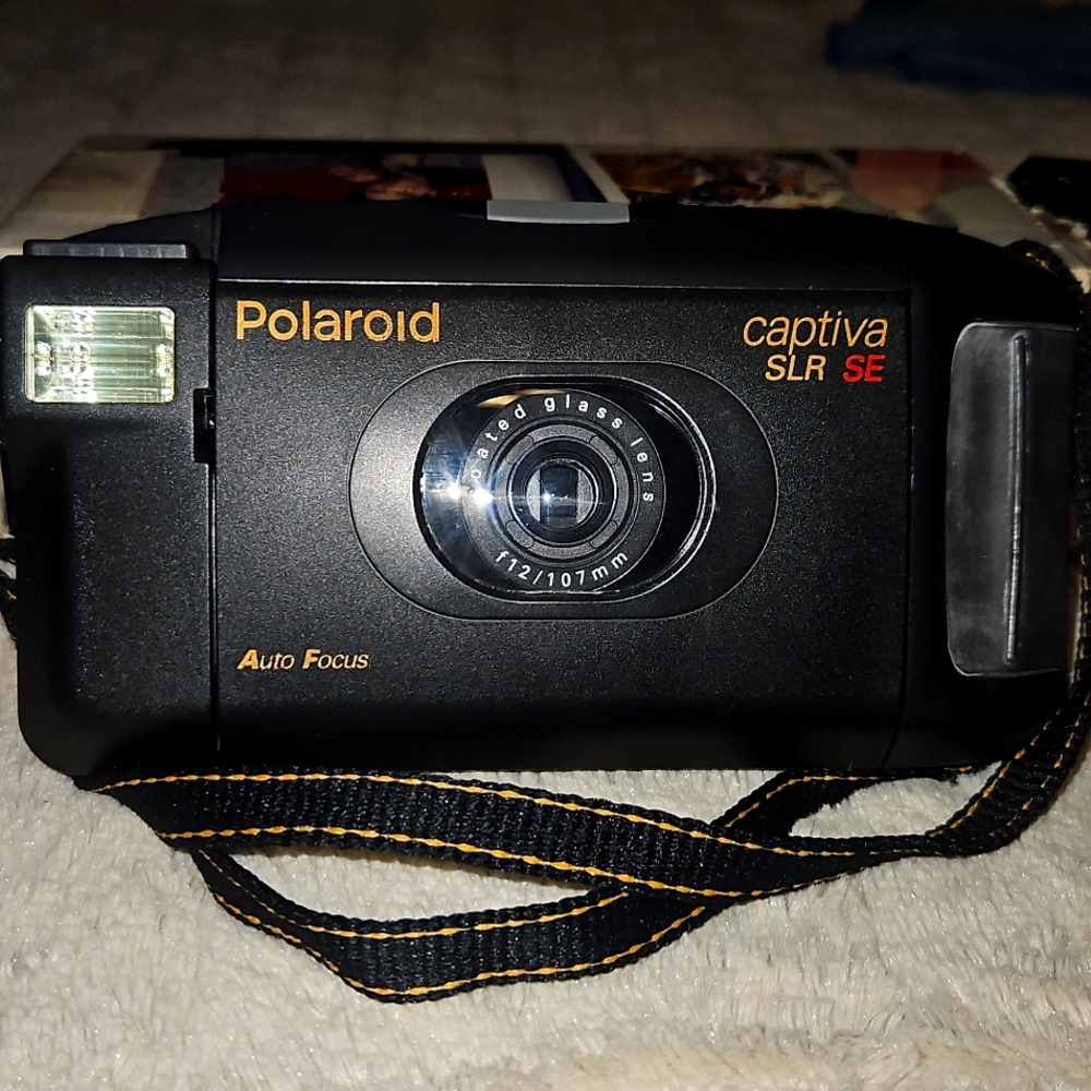 VINTAGE Polaroid captiva SLR SE with strap in original box '90s made!